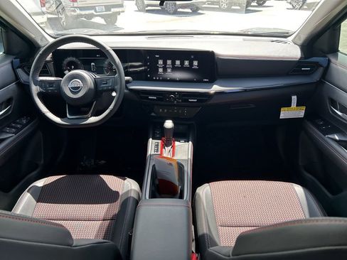 New 2026 Nissan Kicks SR FWD image 11