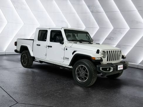 Used 2023 Jeep Gladiator Overland AWD/4WD image 1