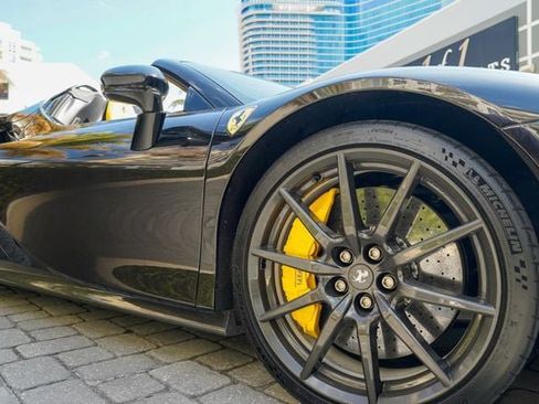 Used 2022 Ferrari SF90 Spider image 36
