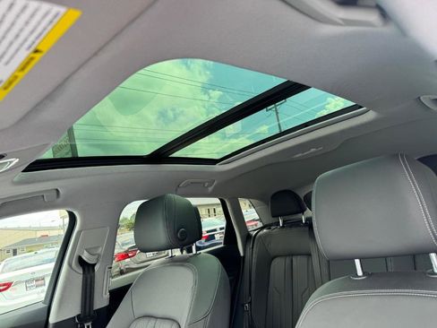 Used 2021 Audi e-tron Premium Plus w/ Premium Plus Package image 17