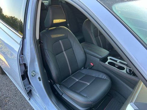 Used 2025 Nissan Altima 2.5 SR FWD image 16