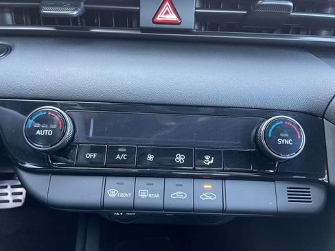 Used 2025 Hyundai Elantra Sport image 22