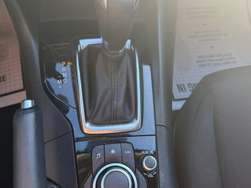 Used 2016 MAZDA MAZDA3 i Sport FWD image 12