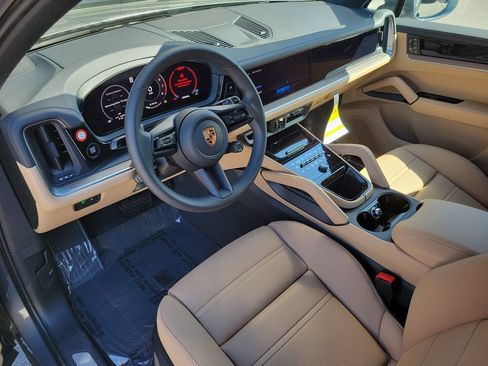 New 2026 Porsche Cayenne AWD/4WD image 4