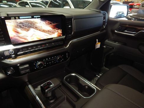 Used 2025 Chevrolet Silverado 1500 RST w/ Convenience Package II image 18