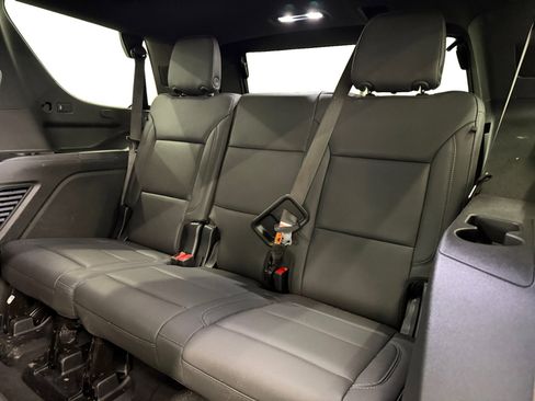 Used 2025 Chevrolet Tahoe LT image 11