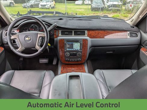 Used 2013 Chevrolet Avalanche LTZ RWD image 28