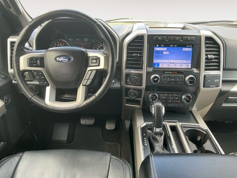 Used 2019 Ford F150 Lariat w/ Equipment Group 502A Luxury AWD/4WD image 10