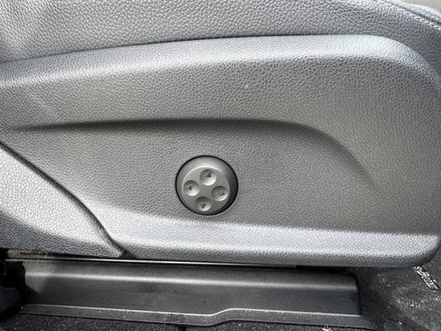 Certified 2022 Mercedes-Benz GLC 300 image 32