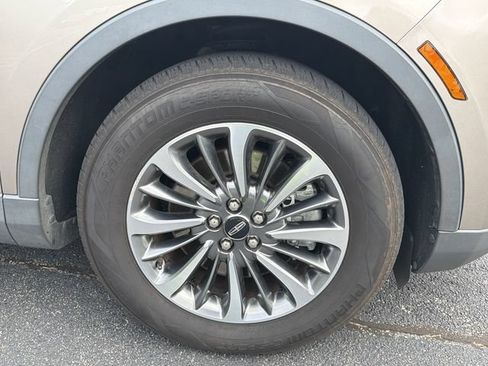 Used 2020 Lincoln Nautilus FWD w/ Equipment Group 101A image 14