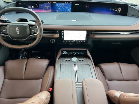 New 2025 Lincoln Navigator L Reserve image 11