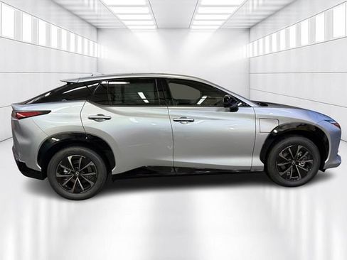 New 2026 Lexus RZ 450e AWD image 4