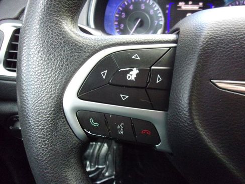 Used 2016 Chrysler 200 Limited FWD image 16
