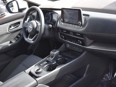 Used 2023 Nissan Rogue SV image 13