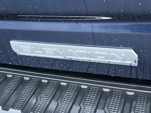 Used 2021 GMC Sierra 1500 Elevation w/ Preferred Package image 9