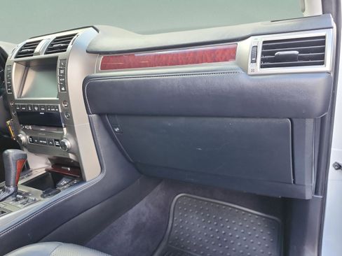 Used 2017 Lexus GX 460 Luxury image 25