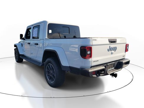 Used 2021 Jeep Gladiator Overland AWD/4WD image 6