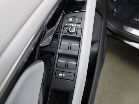 Used 2022 Land Rover Range Rover Evoque R-Dynamic S AWD/4WD image 43