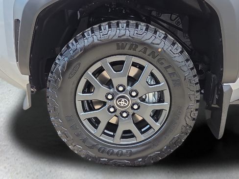 New 2026 Toyota 4Runner SR5 AWD/4WD image 9