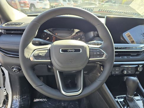 New 2026 Jeep Compass Latitude image 23