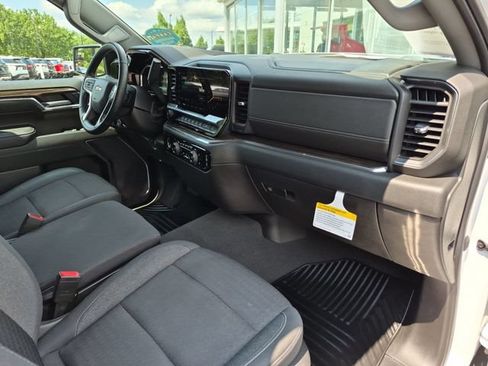 Used 2023 Chevrolet Silverado 1500 LT AWD/4WD image 31