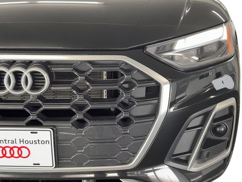 Used 2023 Audi Q5 e Premium w/ Convenience Package image 11