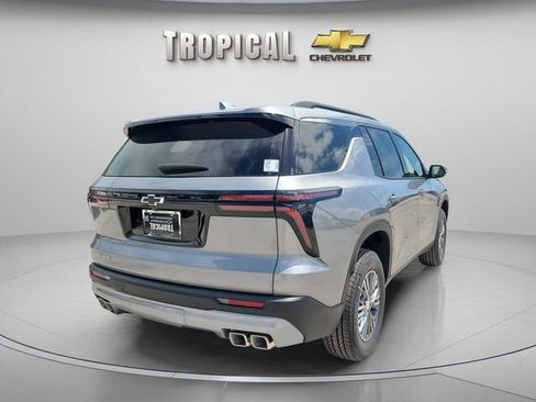 New 2026 Chevrolet Traverse LT image 3
