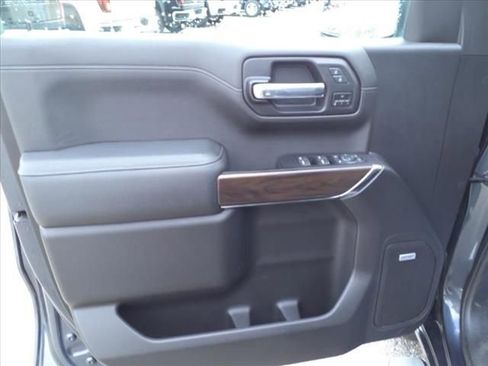 Used 2022 GMC Sierra 1500 SLT w/ SLT Convenience Package image 17