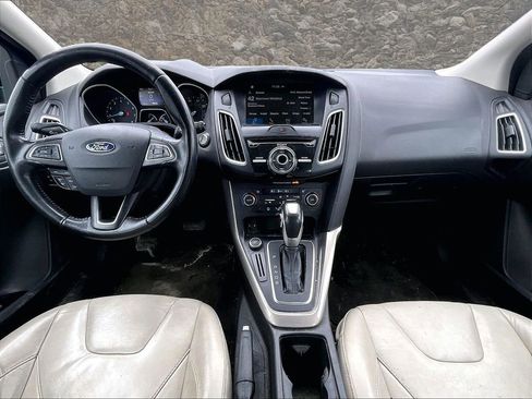 Used 2016 Ford Focus Titanium image 12