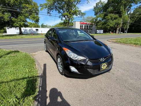 Used 2011 Hyundai Elantra Limited w/ Premium Pkg 5 FWD image 7