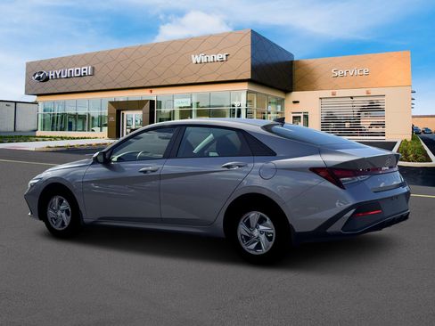 New 2026 Hyundai Elantra SE image 4