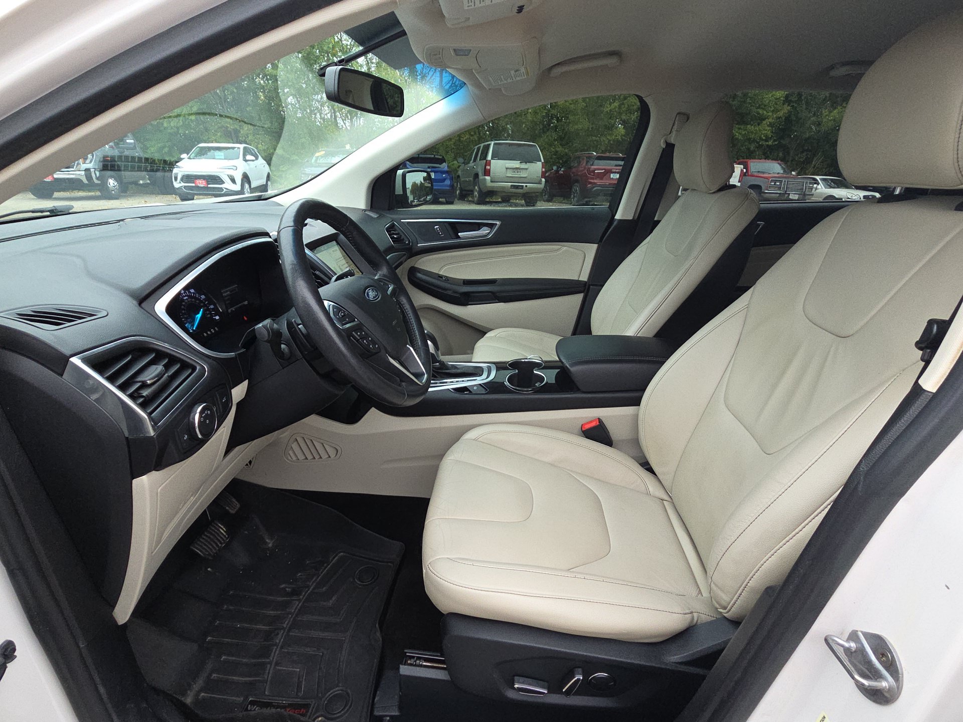 Used 2018 Ford Edge Titanium w/ Technology Package AWD/4WD image 15