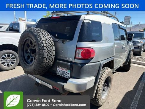 Used 2010 Toyota FJ Cruiser 4WD image 7