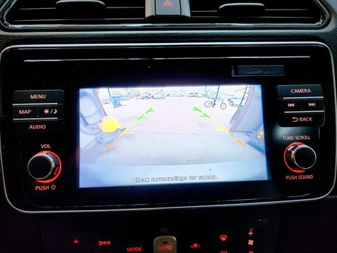 Used 2018 Nissan Leaf SV image 13