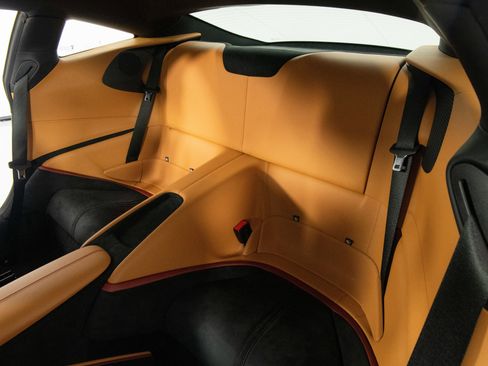 Certified 2022 Ferrari Roma image 38