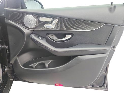 Used 2018 Mercedes-Benz GLC 300 4MATIC image 27