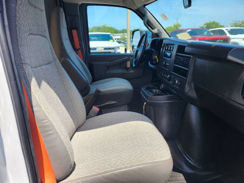 Used 2022 Chevrolet Express 3500 w/ Power Convenience Package RWD image 9