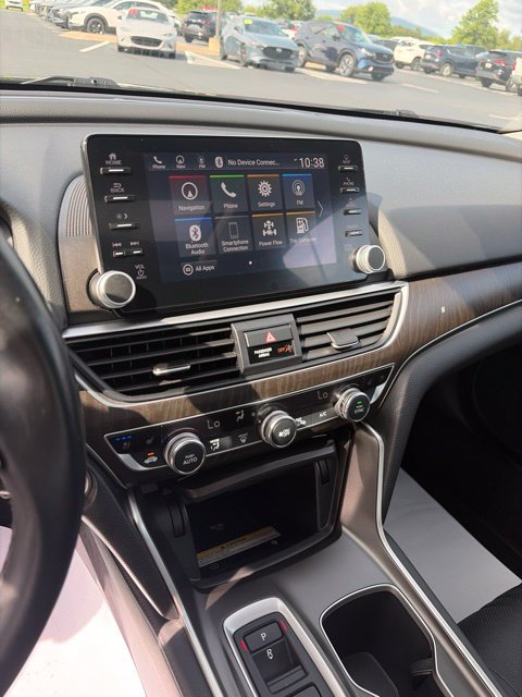 Used 2020 Honda Accord Touring image 16