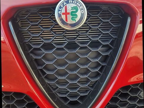 Used 2021 Alfa Romeo Giulia Ti Sport image 36