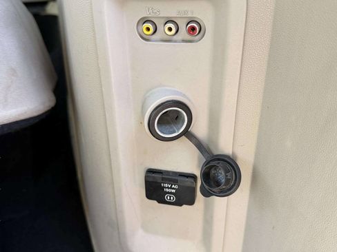 Used 2011 Dodge Grand Caravan Crew w/ Entertainment Group 1 image 25