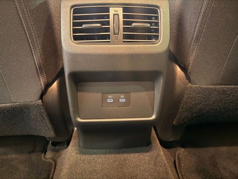 Used 2024 Nissan Rogue SV FWD image 30