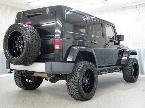 Used 2012 Jeep Wrangler Unlimited Sahara w/ Mopar Chrome Edition Group image 10