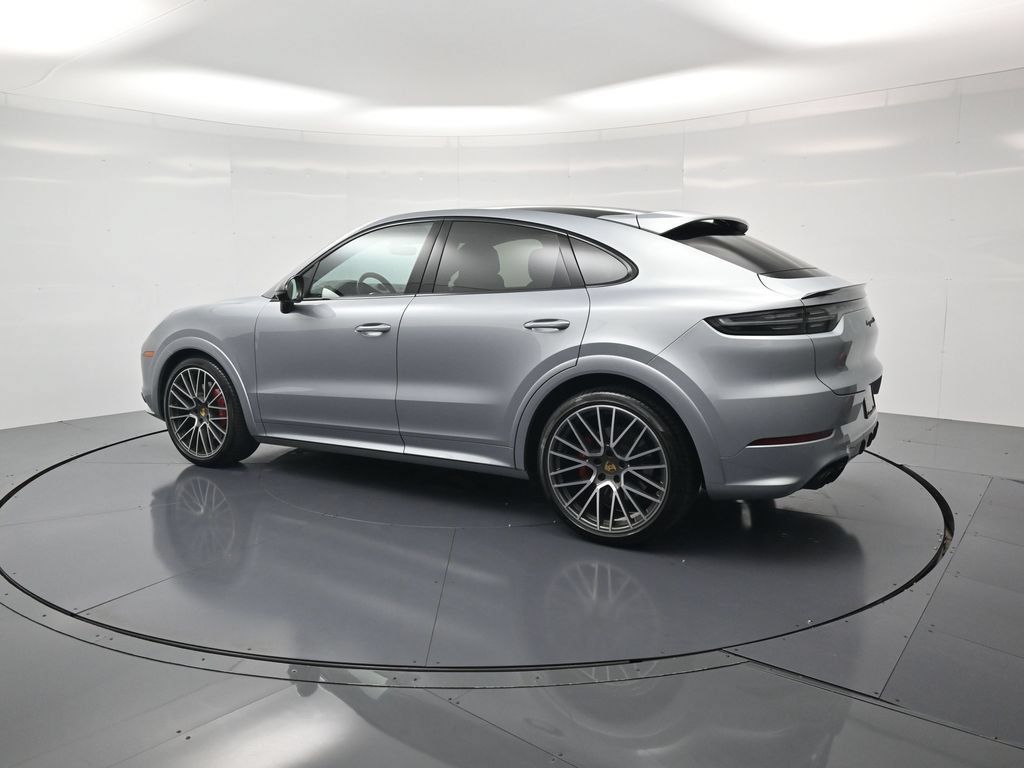 Used 2023 Porsche Cayenne GTS AWD/4WD image 3
