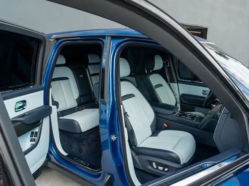 Used 2021 Rolls-Royce Cullinan Black Badge image 12