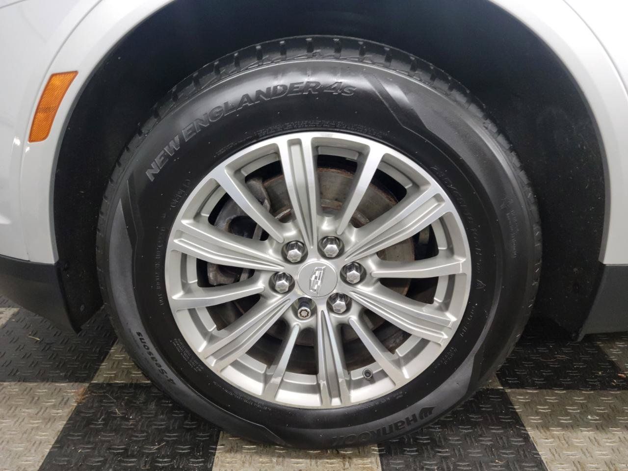 Used 2018 Cadillac XT5 Luxury w/ Driver Awareness Package AWD/4WD image 29