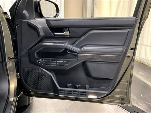 New 2026 Toyota Tacoma Limited AWD/4WD image 31