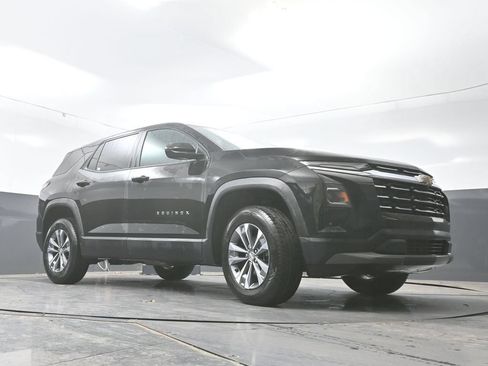 Used 2025 Chevrolet Equinox LT FWD image 24