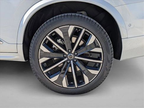 Used 2026 Volvo XC90 B6 Plus w/ Protection Package AWD/4WD image 11