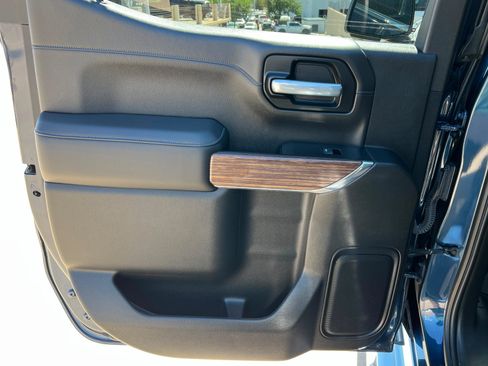 Used 2021 Chevrolet Silverado 1500 High Country w/ Technology Package AWD/4WD image 18