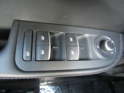 Used 2023 Alfa Romeo Giulia Sprint image 33